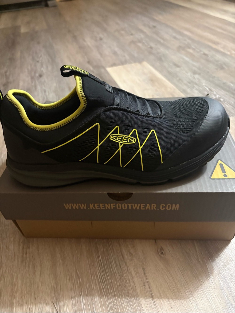 KEEN Men's Black steel toe wide - Picture 1 of 8